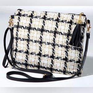 #5096 Elegant Black and Cream Crossbody Bag with Tassel